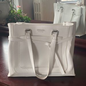 Guess purse in good condition.